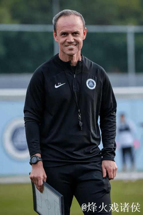 深圳新鹏城连续两场零封 主教练拉坦齐奥很满意 深圳新鹏城连续两场零封 主教练拉坦齐奥很满意